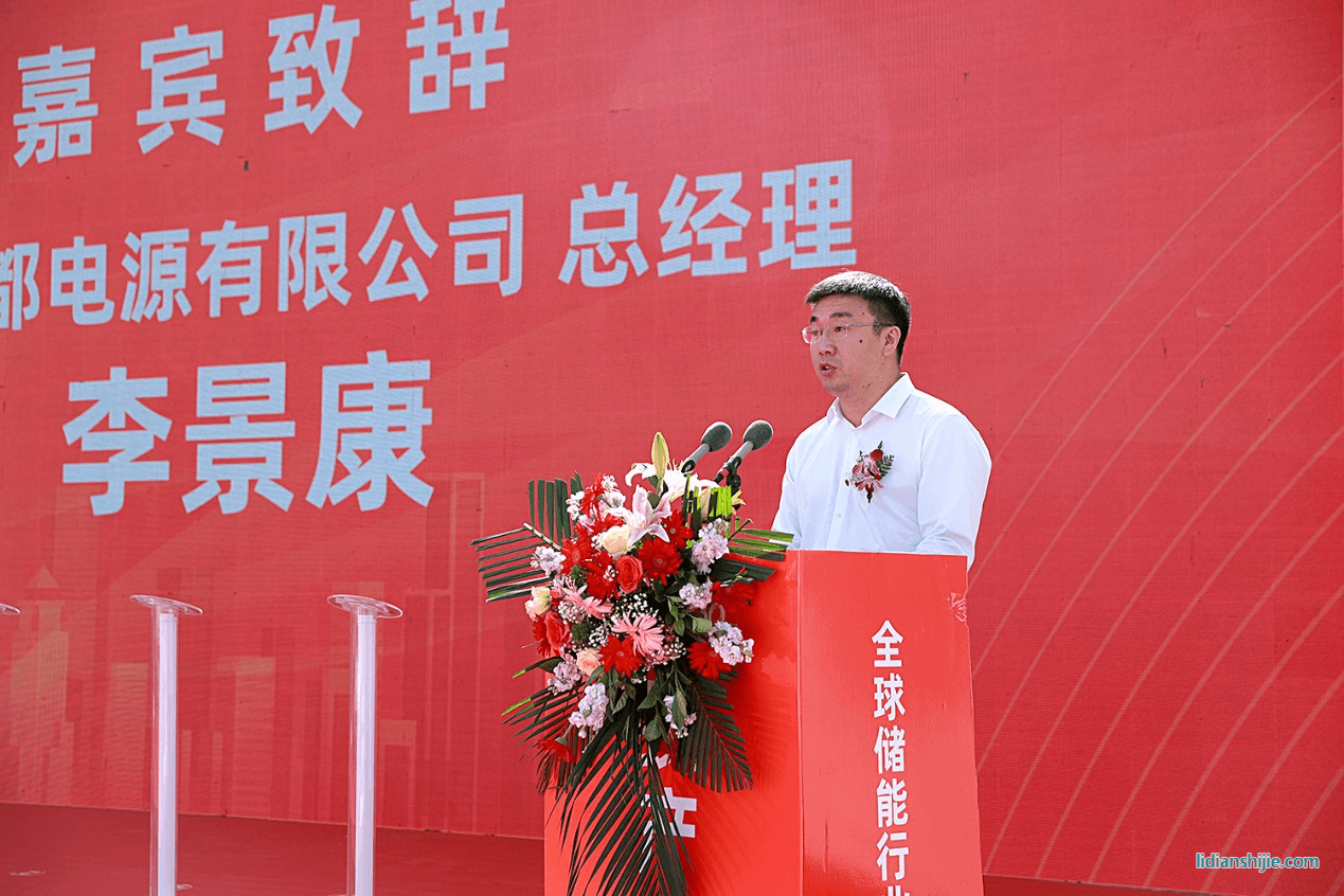 酒泉市委常委、市政府黨組成員、市委秘書(shū)長(zhǎng)石峰